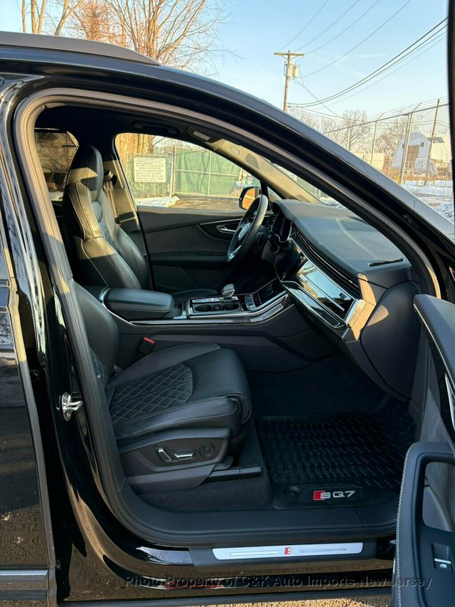 2024 Audi SQ7 Black Optics,Executive Pkg,Sport Pkg,Sport Exhaust,Carbon Pkg - 22985544 - 27