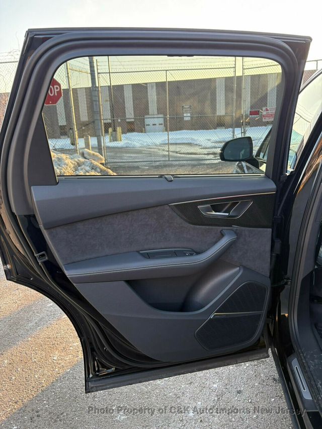 2024 Audi SQ7 Black Optics,Executive Pkg,Sport Pkg,Sport Exhaust,Carbon Pkg - 22985544 - 32