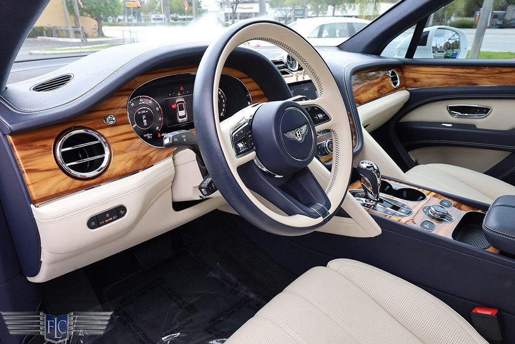 2024 Bentley Bentayga V8 AWD - 22998003 - 25