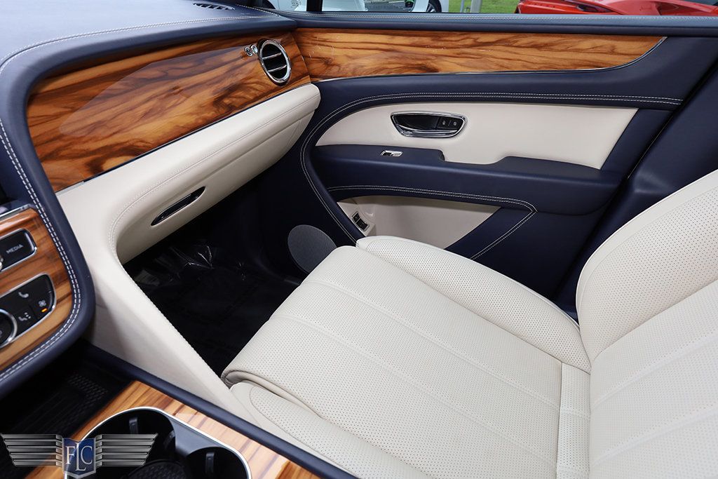 2024 Bentley Bentayga V8 AWD - 22998003 - 27