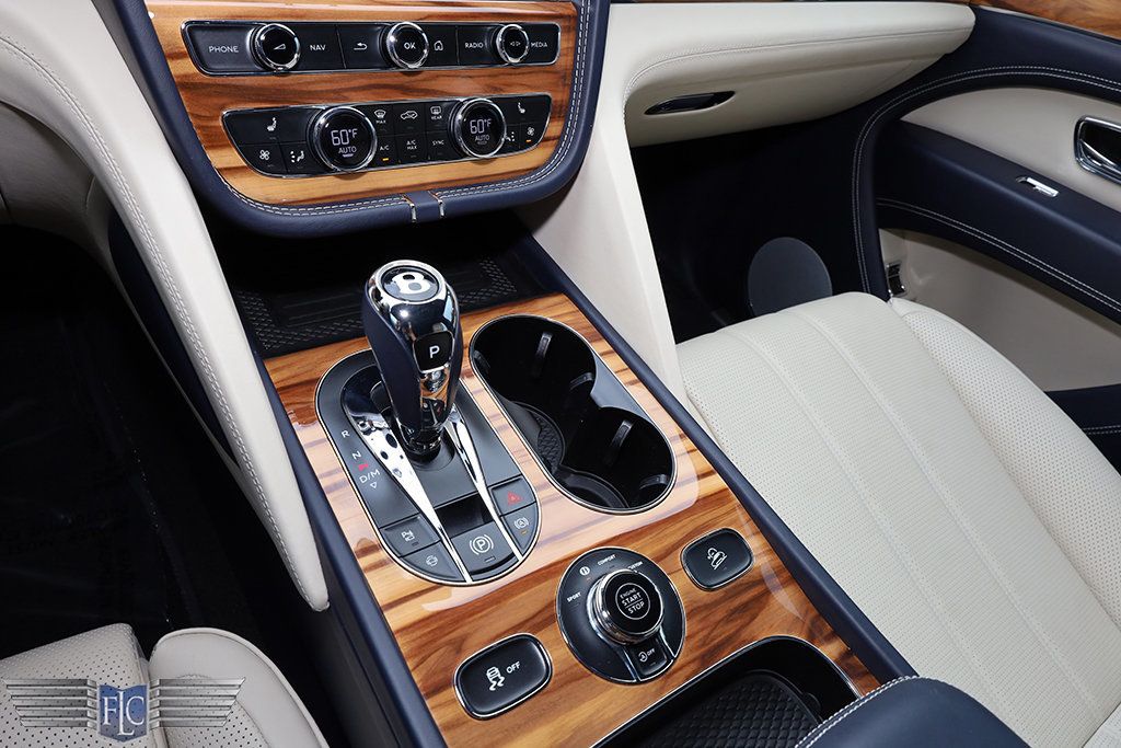 2024 Bentley Bentayga V8 AWD - 22998003 - 38