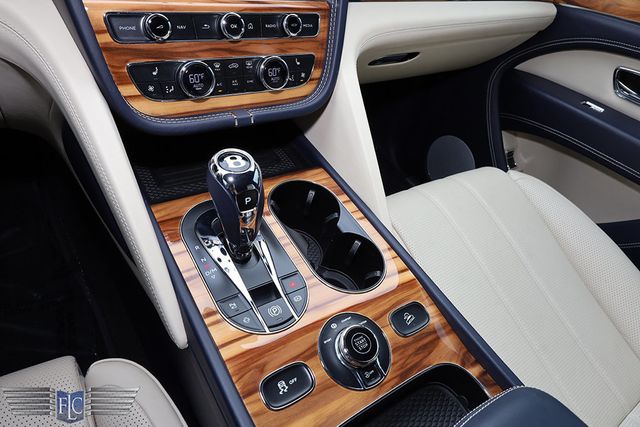 2024 Bentley Bentayga V8 AWD - 22998003 - 38