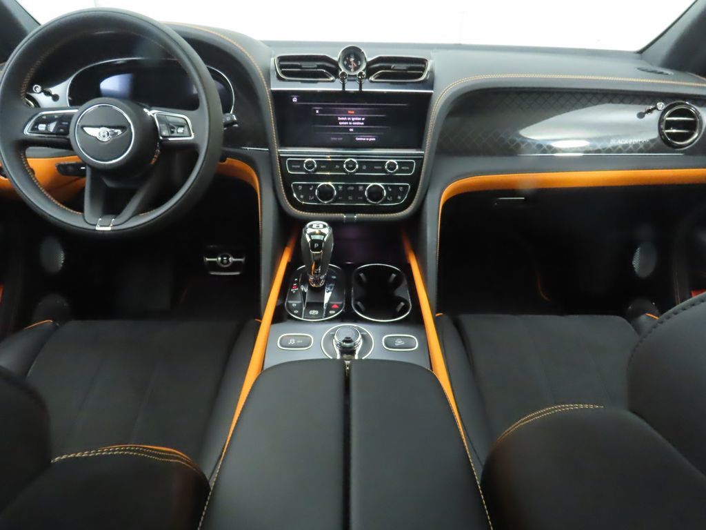 2024 Bentley Bentayga V8 photo 12