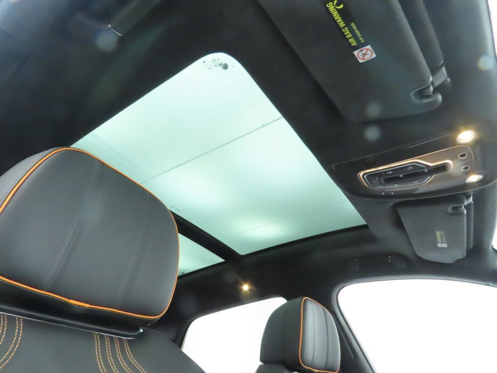 2024 Bentley Bentayga V8 photo 18