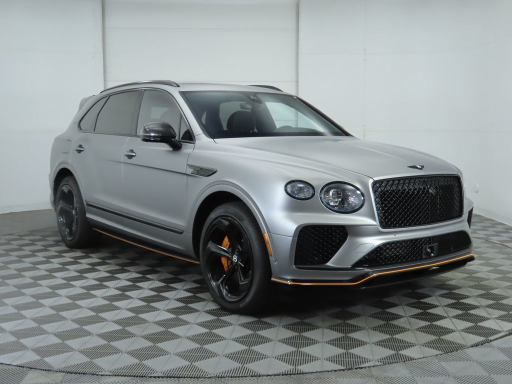2024 Bentley Bentayga V8 photo 2