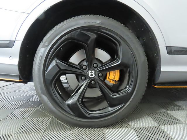 2024 Bentley Bentayga V8 AWD - 22892488 - 32