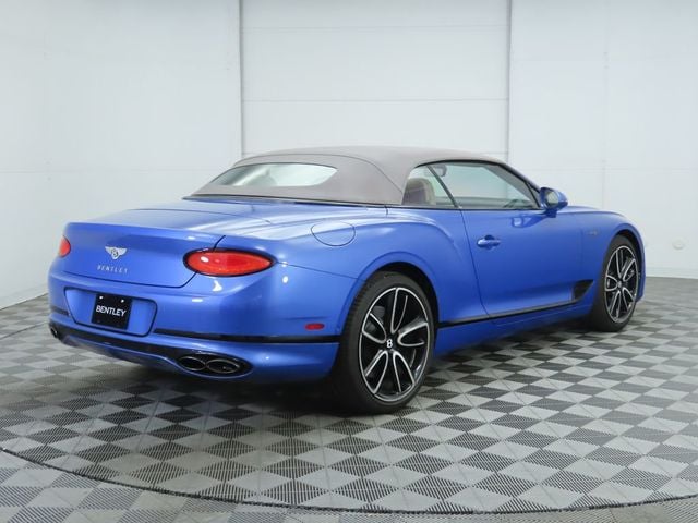 2024 Bentley Continental GTC null photo 13