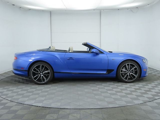 2024 Bentley Continental GTC null photo 4