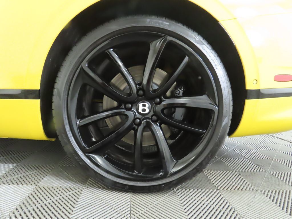 2024 Bentley Continental GT V8 photo 26