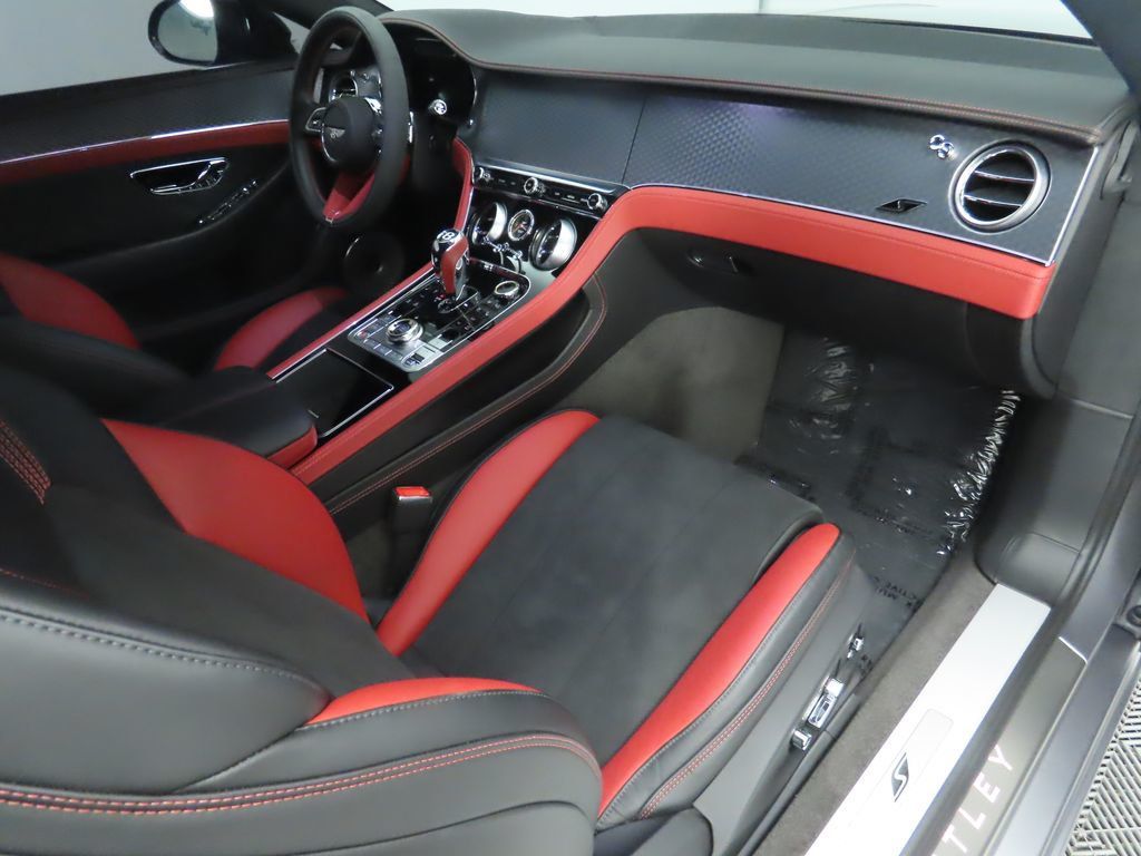 2024 Bentley Continental GT V8 photo 17