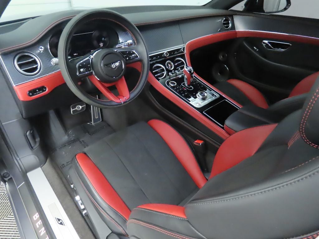 2024 Bentley Continental GT V8 photo 9