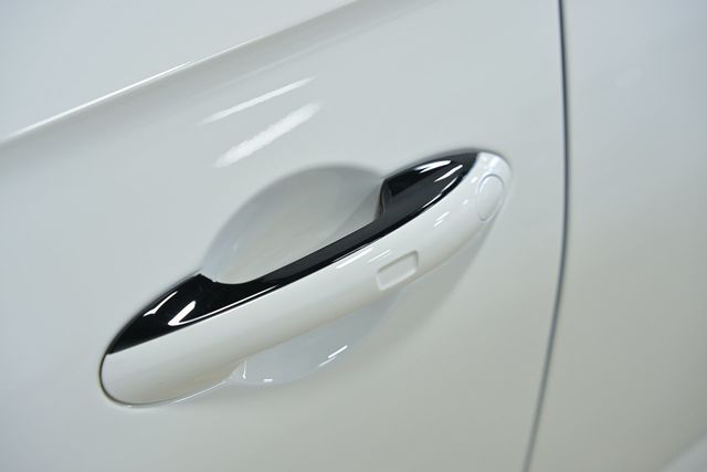 2024 Bentley Flying Spur V8 Sedan - 23067950 - 17