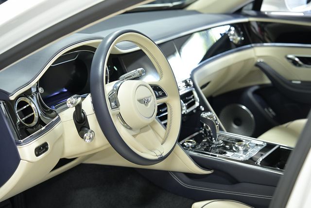 2024 Bentley Flying Spur V8 Sedan - 23067950 - 21