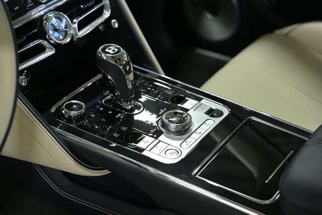 2024 Bentley Flying Spur V8 Sedan - 23067950 - 27