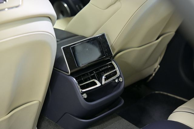 2024 Bentley Flying Spur V8 Sedan - 23067950 - 31
