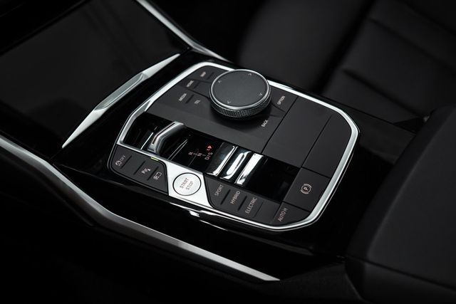 2024 BMW 3 Series 330e Plug-In Hybrid - 22879513 - 17