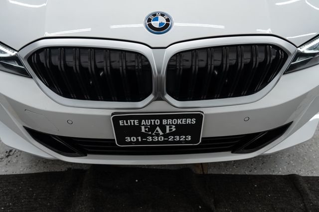 2024 BMW 3 Series 330e Plug-In Hybrid - 22879513 - 40