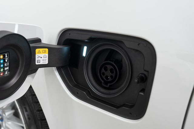2024 BMW 3 Series 330e Plug-In Hybrid - 22879513 - 47