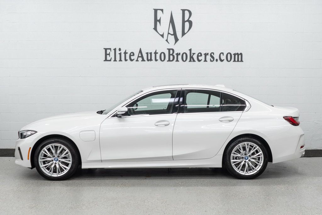 2024 Bmw 330e xDrive photo 2