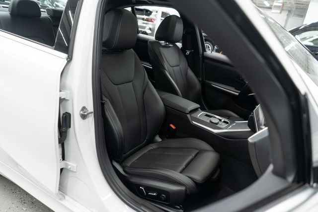 2024 BMW 3 Series 330e xDrive Plug-In Hybrid - 22932498 - 10