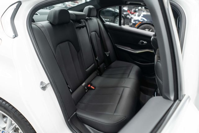 2024 BMW 3 Series 330e xDrive Plug-In Hybrid - 22932498 - 11