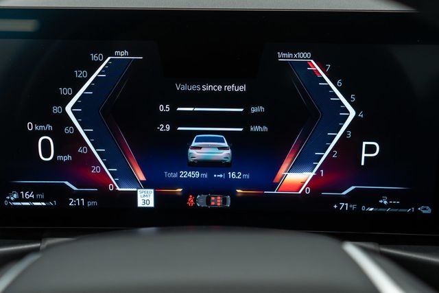 2024 BMW 3 Series 330e xDrive Plug-In Hybrid - 22932498 - 19