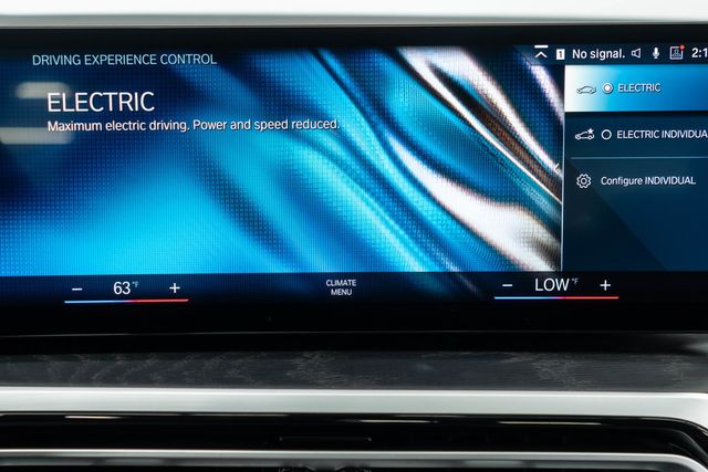 2024 BMW 3 Series 330e xDrive Plug-In Hybrid - 22932498 - 24