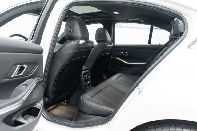 2024 BMW 3 Series 330e xDrive Plug-In Hybrid - 22932498 - 32