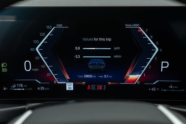 2024 BMW 3 Series 330e xDrive Plug-In Hybrid - 22956401 - 16