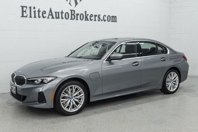 2024 BMW 3 Series 330e xDrive Plug-In Hybrid - 22956401 - 32