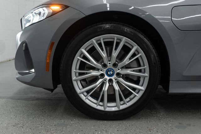 2024 BMW 3 Series 330e xDrive Plug-In Hybrid - 22956401 - 33