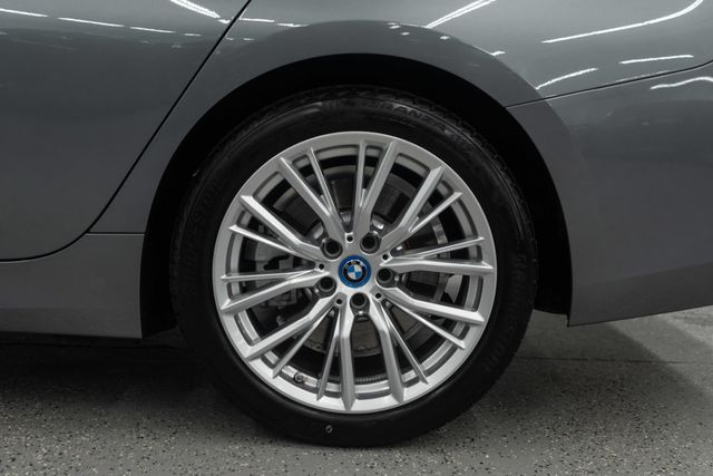 2024 BMW 3 Series 330e xDrive Plug-In Hybrid - 22956401 - 34