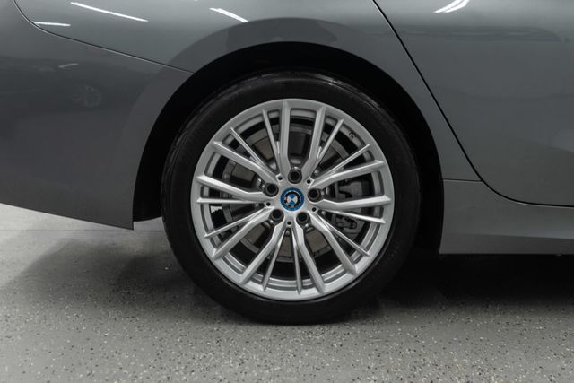 2024 BMW 3 Series 330e xDrive Plug-In Hybrid - 22956401 - 35