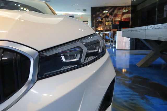 2024 BMW 3 Series 330i - 22995930 - 3