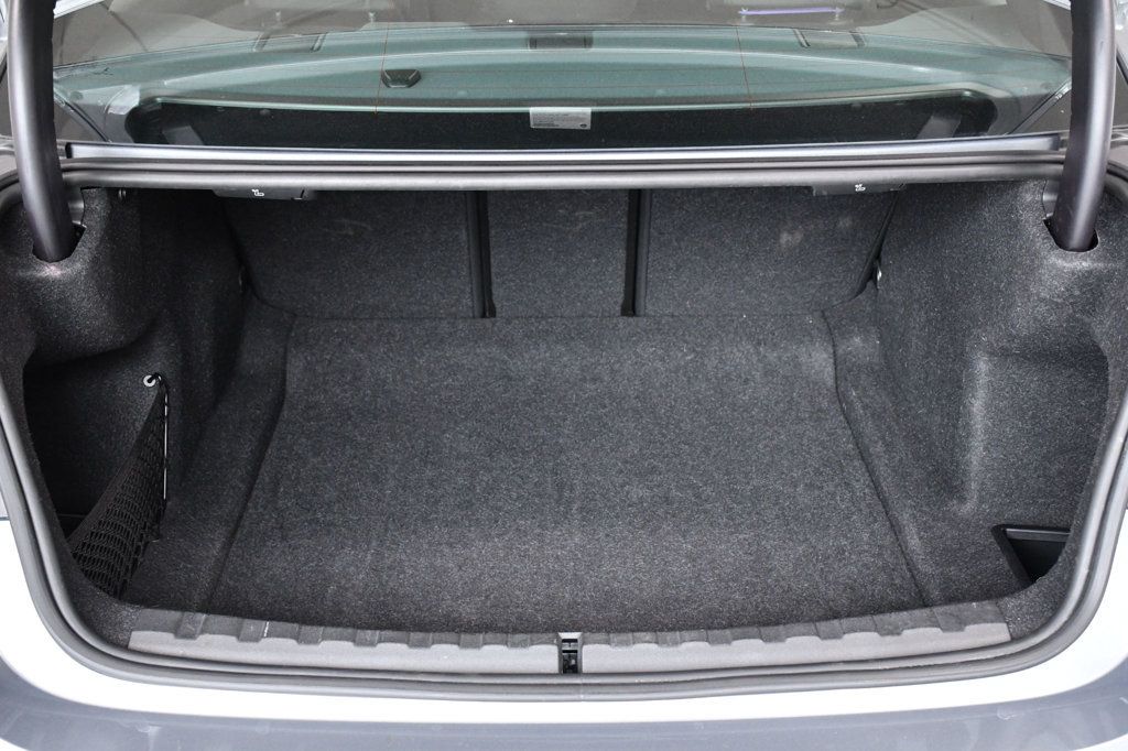 2024 BMW 3 Series 330i - 22894813 - 12