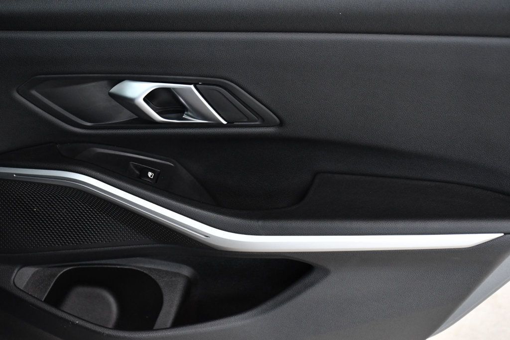 2024 BMW 3 Series 330i - 22894813 - 14