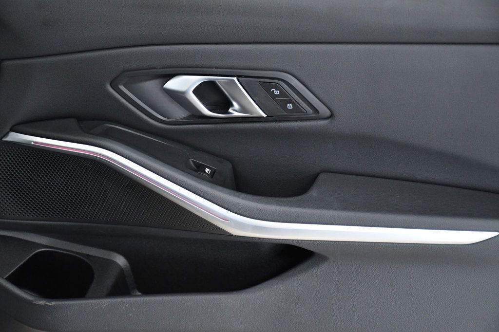 2024 BMW 3 Series 330i - 22943178 - 17