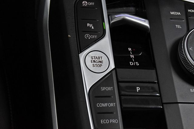 2024 BMW 3 Series 330i - 22943178 - 24