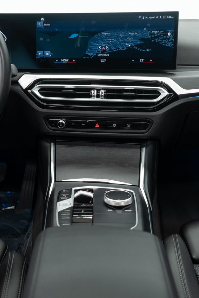 2024 BMW 3 Series 330i xDrive - 22955060 - 16