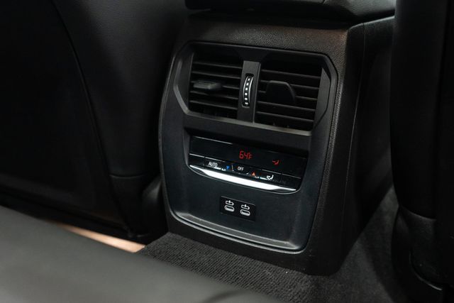 2024 BMW 3 Series 330i xDrive - 22955060 - 30