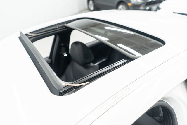 2024 BMW 3 Series 330i xDrive - 22955060 - 39