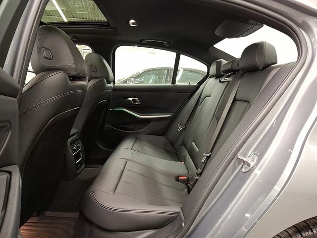 2024 BMW 3 Series 330i xDrive - 22991220 - 9