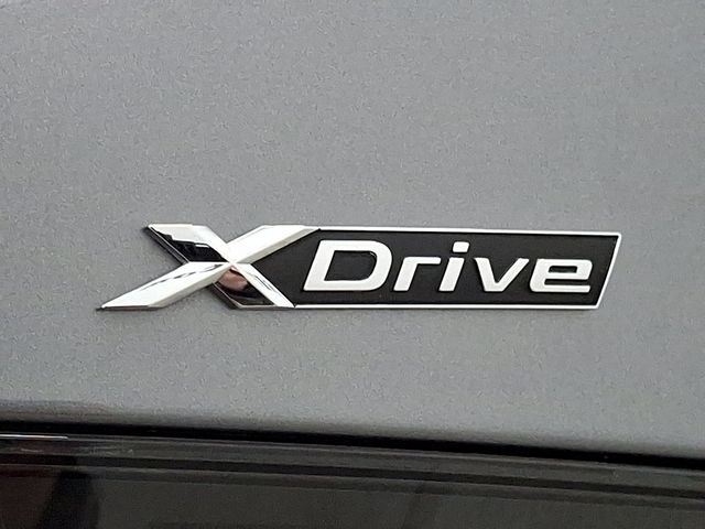 2024 BMW 3 Series 330i xDrive - 22991220 - 35