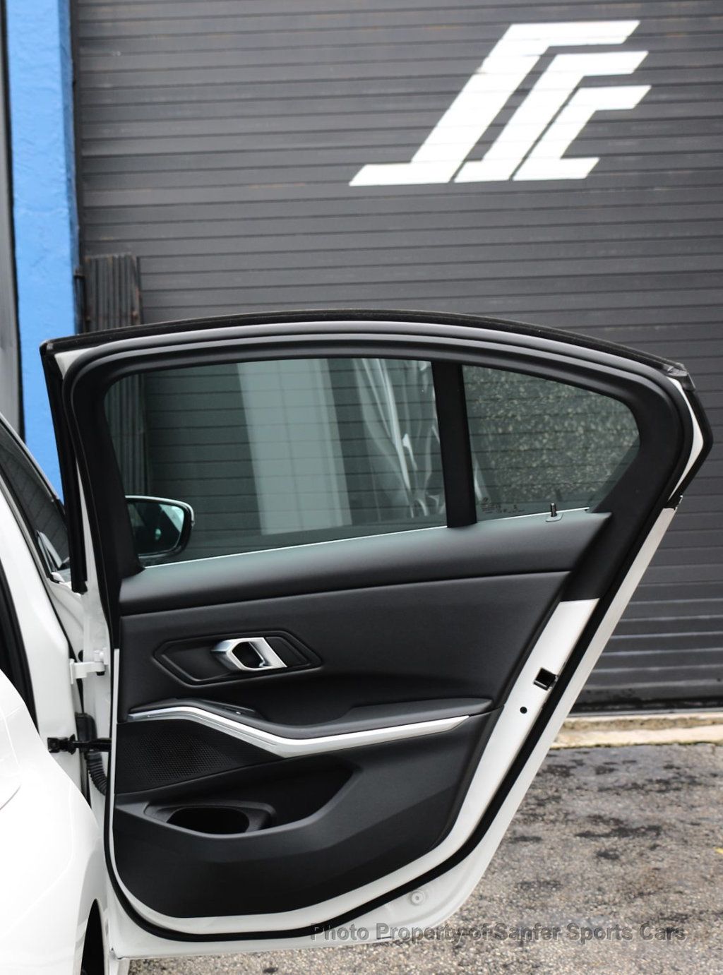 2024 BMW 3 Series 330i xDrive - 22925943 - 20