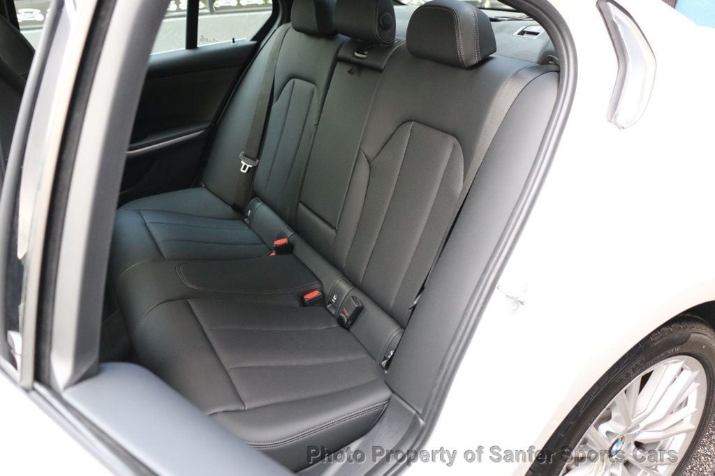 2024 BMW 3 Series 330i xDrive - 22925943 - 30