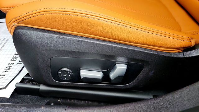 2024 BMW 3 Series 330i xDrive w/ M Sport, Premium, Shadowline & Harman Kardon - 23091685 - 10