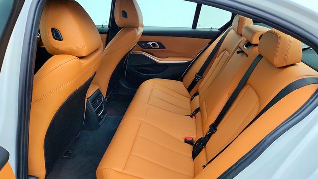 2024 BMW 3 Series 330i xDrive w/ M Sport, Premium, Shadowline & Harman Kardon - 23091685 - 18