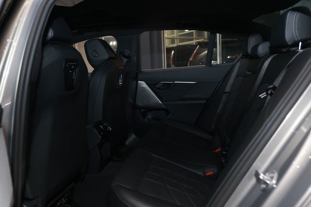 2024 BMW 5 Series 530i - 22982190 - 10