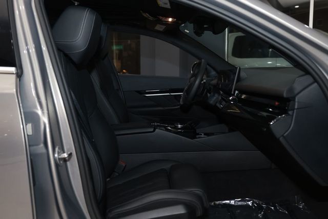 2024 BMW 5 Series 530i - 22982190 - 14