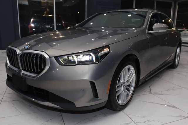 2024 BMW 5 Series 530i - 22982190 - 3